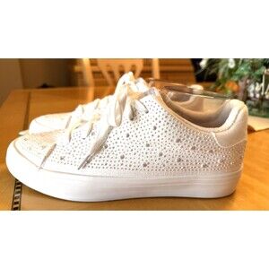 JUICY COUTURE Women size 10 Alanis B Pearl Stud Shoes Sneaker White Wedding EUC